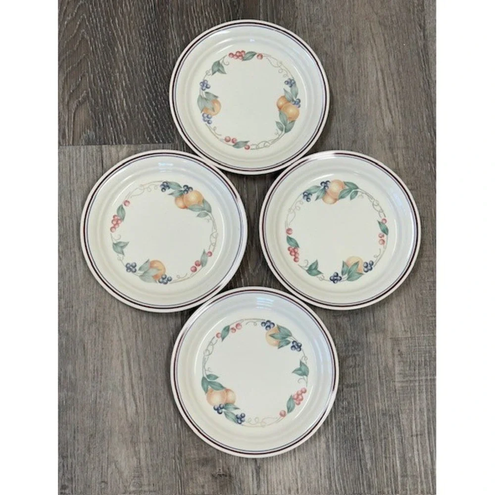 Vintage Corelle Abundance Salad Plates Set of 4 Cream Blue Red Trim Made in USA - Picture 5 of 6